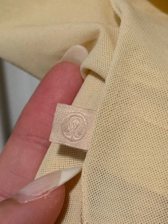 LULULEMON | Mesh Reversible T-Shirt Small - Picture 5 of 5